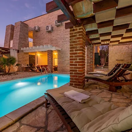 Ivan Zadarvillas Villa *