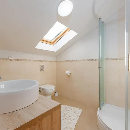 Ivan Zadarvillas * Novigrad (Dalmatia)