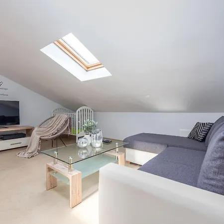 Ivan Zadarvillas * Novigrad (Dalmatia)