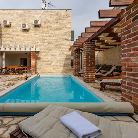 Ivan Zadarvillas Novigrad (Dalmatia)