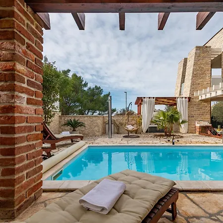 Ivan Zadarvillas Novigrad (Dalmatia)