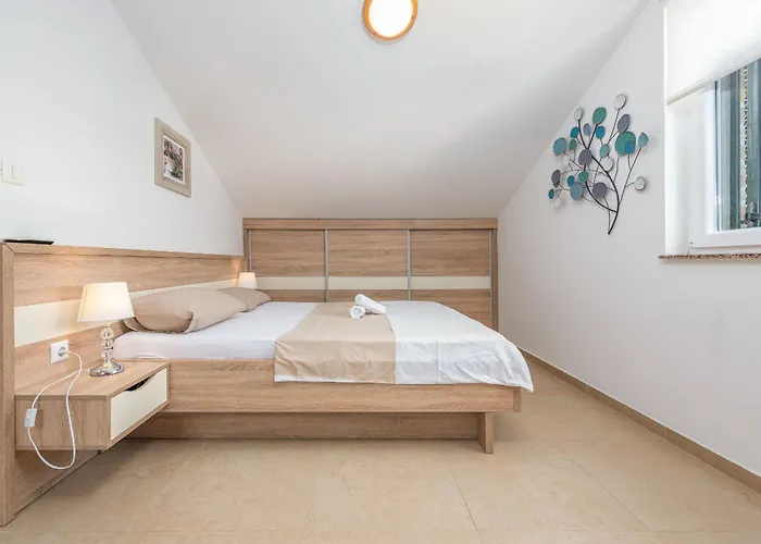 Vila Ivan Zadarvillas *