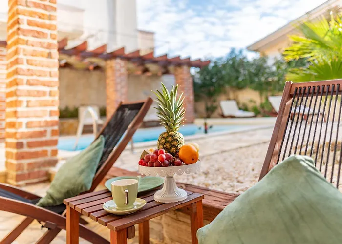 Ivan Zadarvillas Novigrad (Dalmatia)