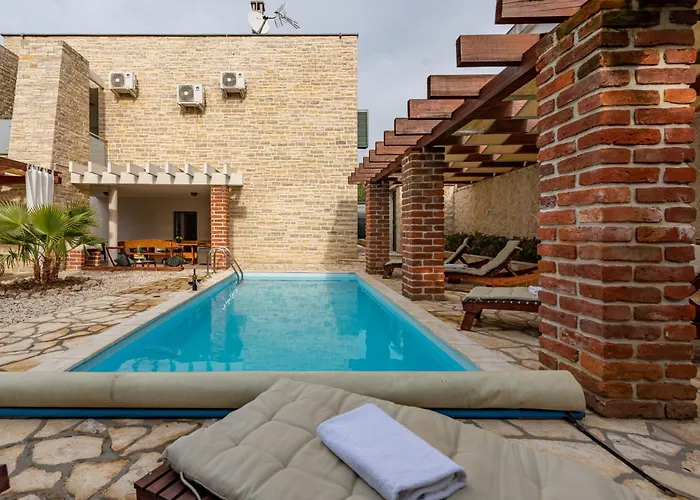 Ivan Zadarvillas Novigrad (Dalmatia)