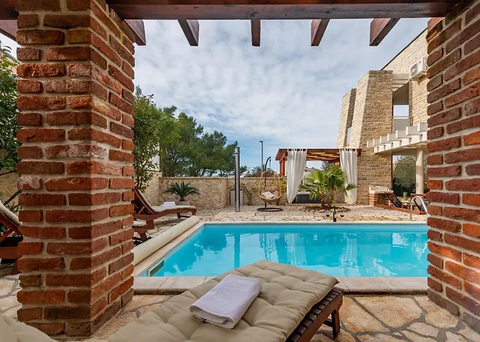 Ivan Zadarvillas Novigrad (Dalmatia)